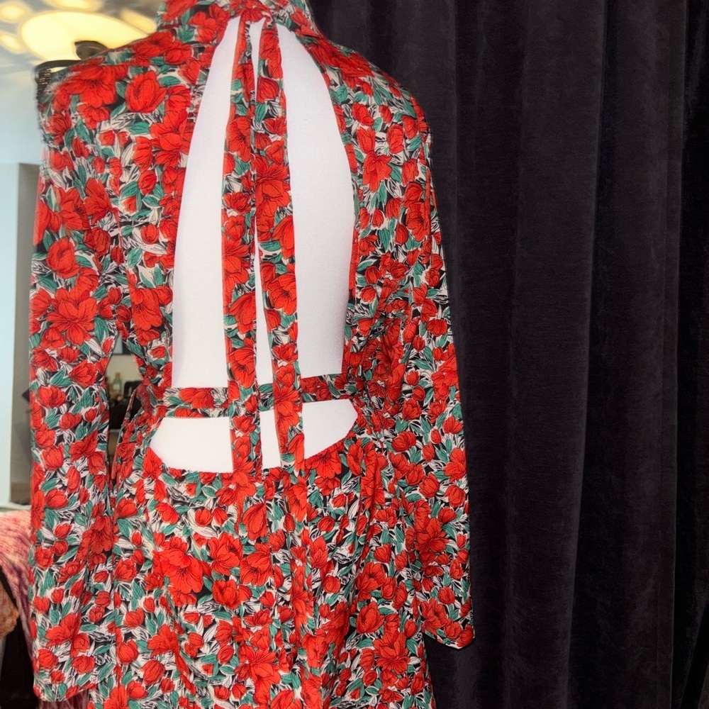 ❤️Backless Red Floral Dress -New!!! - Picture 1 of 5